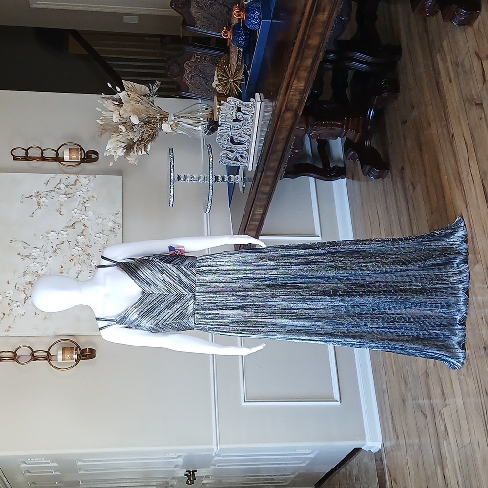 New Women's Black And Silver V-Neck Floor-Length Dress By NW Nightway. Size 12 - Picture 11 of 17